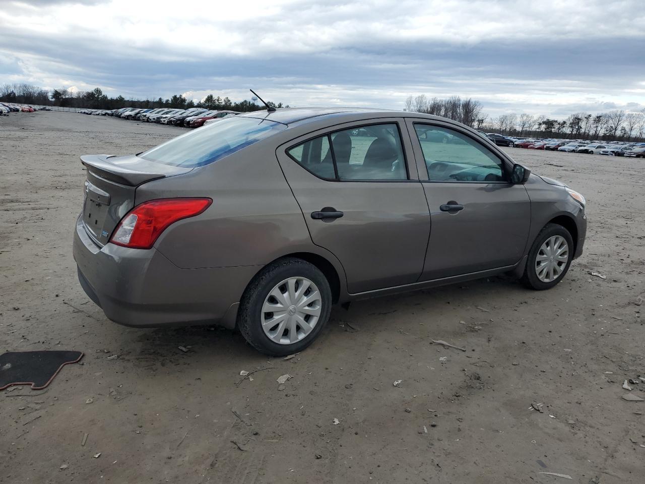2016 NISSAN VERSA S - Фото 3