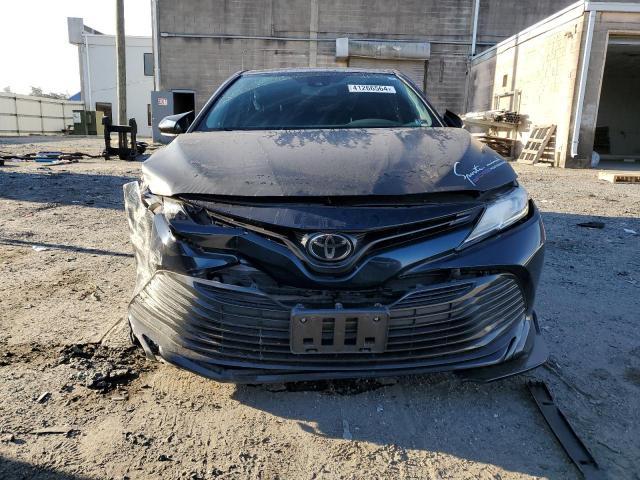 2020 Toyota Camry Le - Фото 5