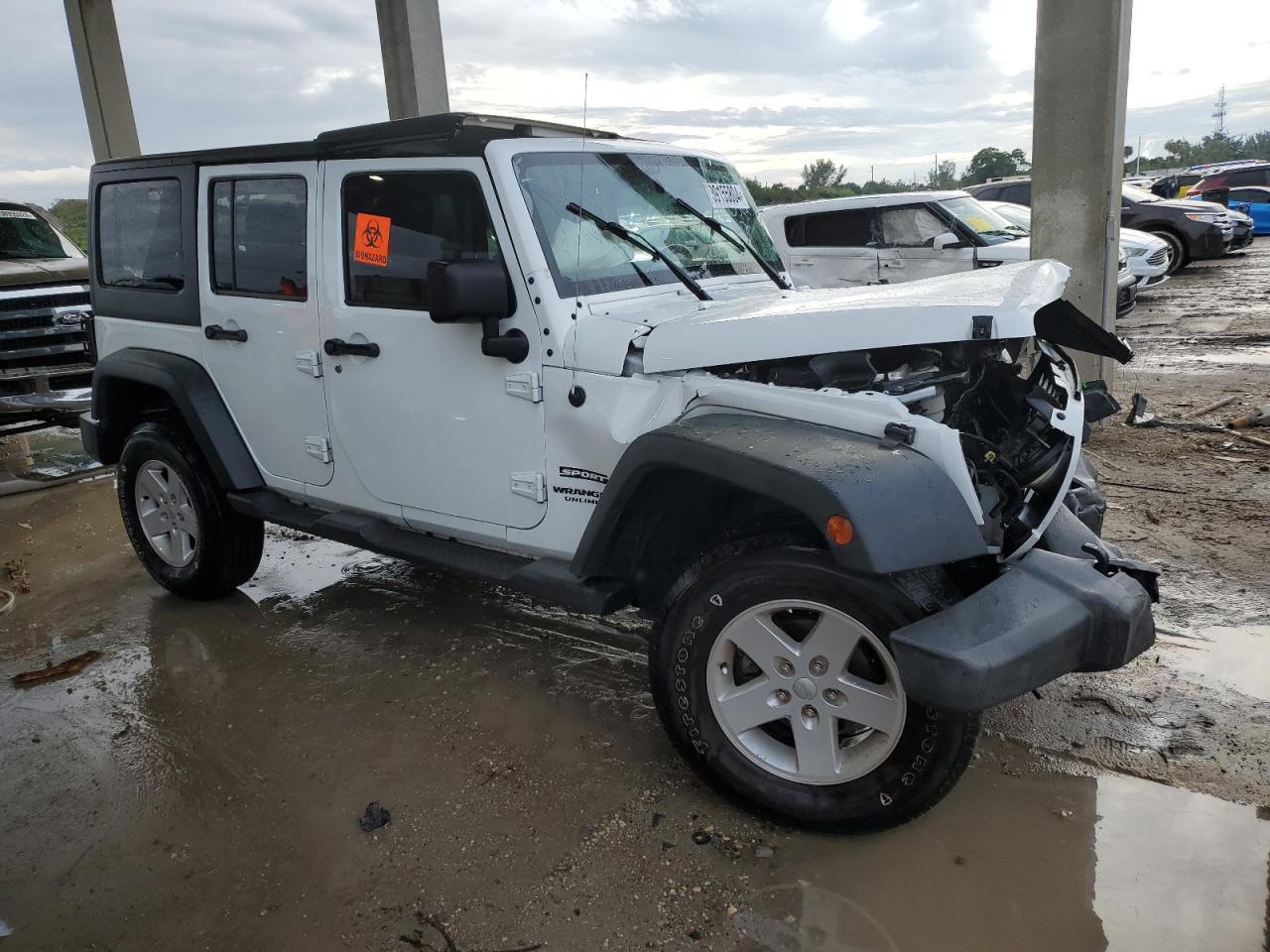 2015 JEEP WRANGLER U - Image 4