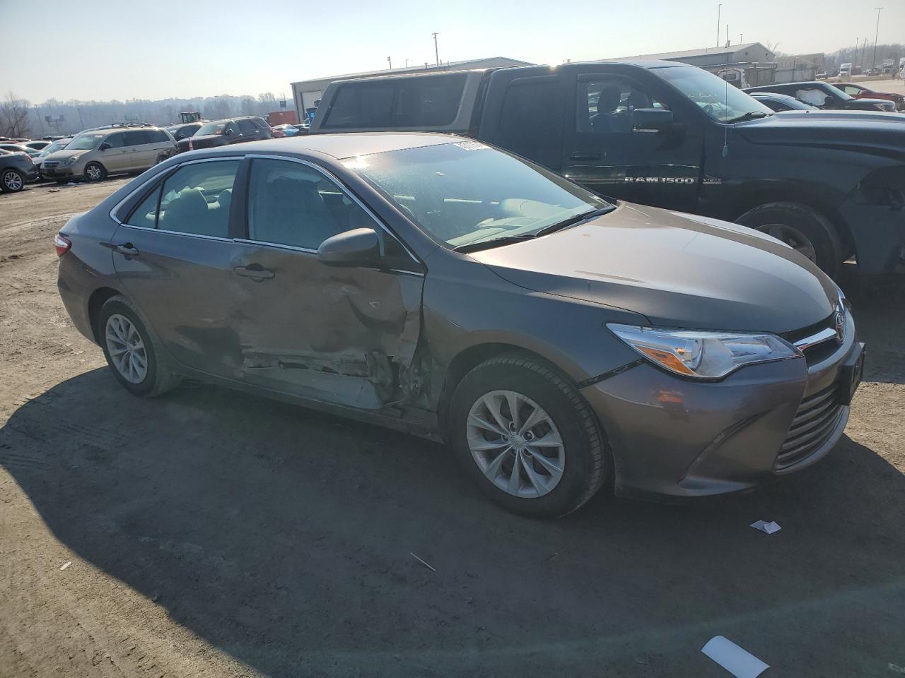 2017 TOYOTA CAMRY LE - Фото 4