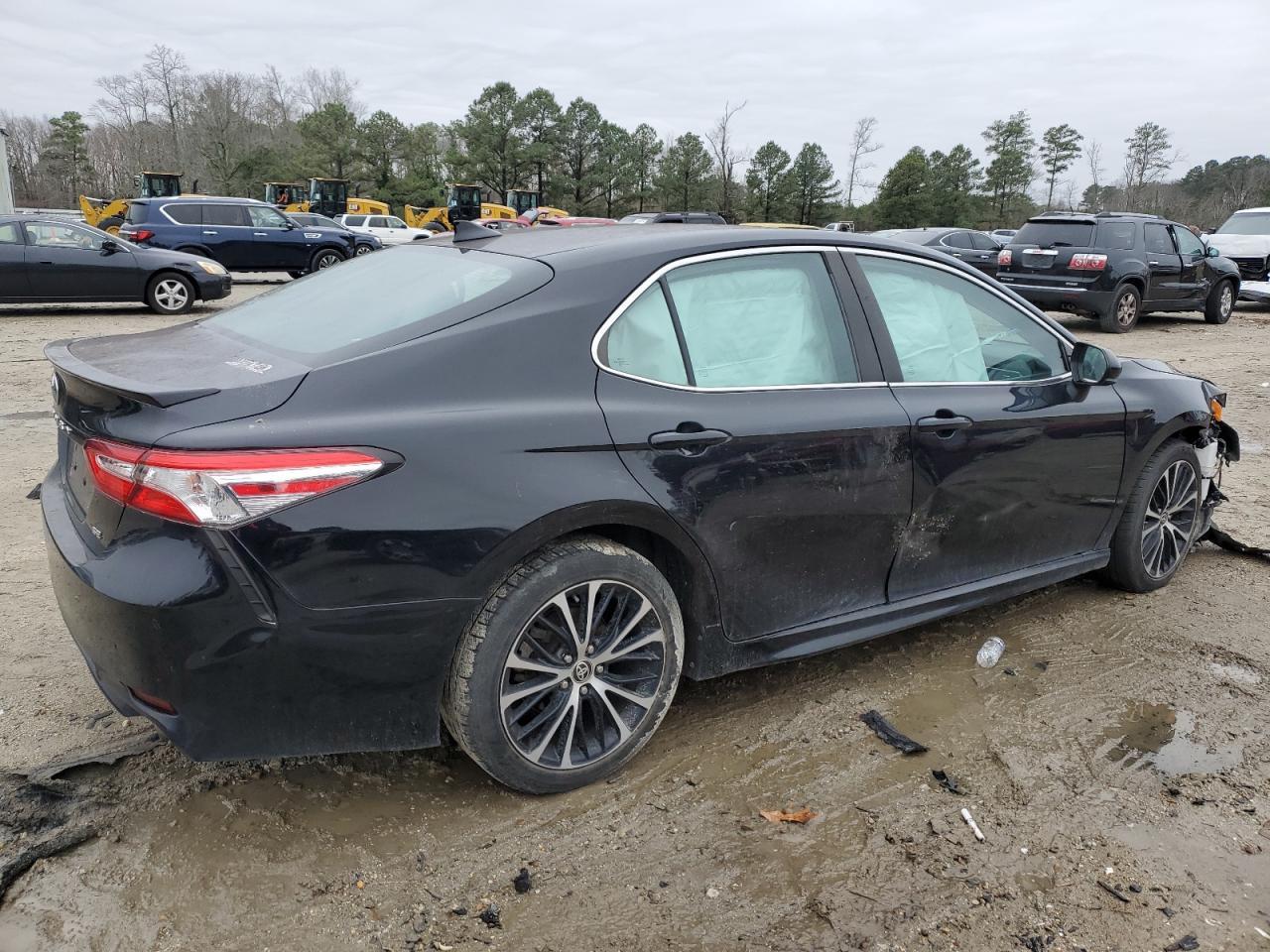 2020 TOYOTA CAMRY SE - Image 3