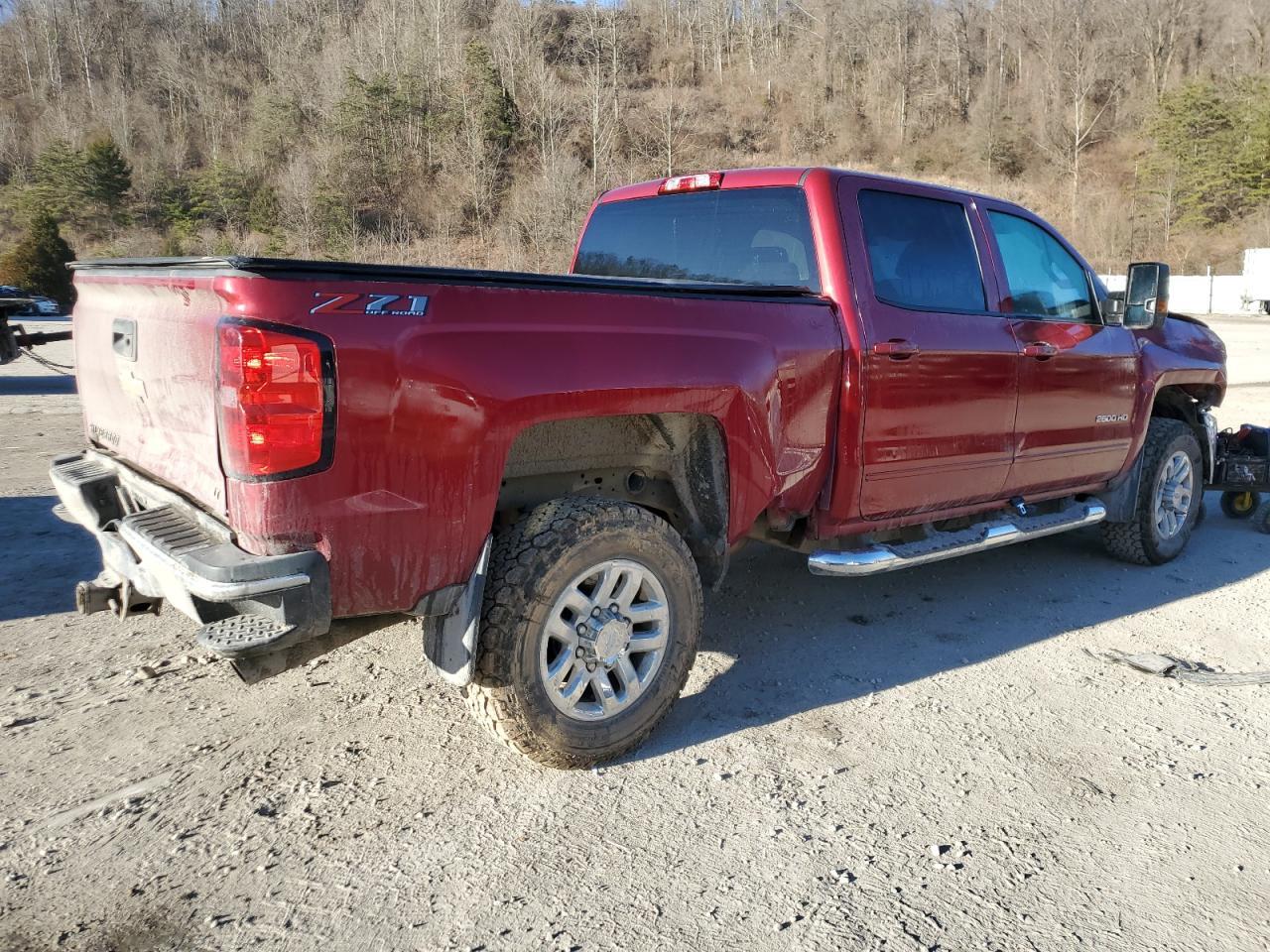 2018 CHEVROLET SILVERADO - Фото 3