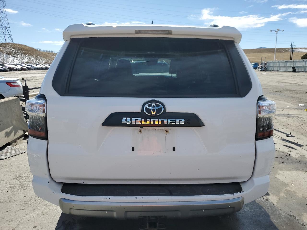 2020 TOYOTA 4RUNNER SR - Фото 6