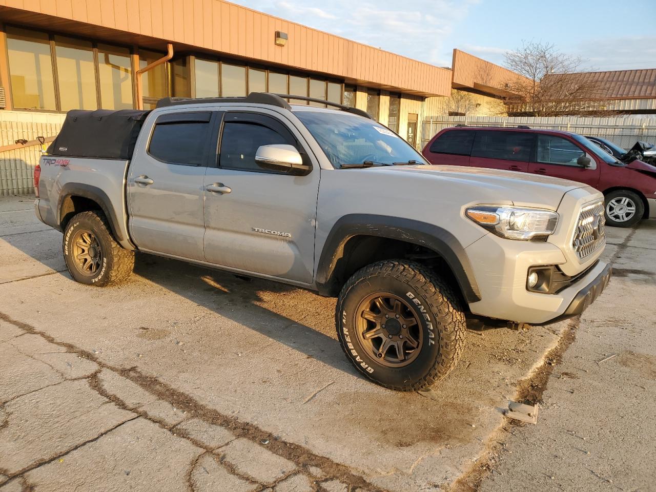 2019 TOYOTA TACOMA DOU - Фото 4