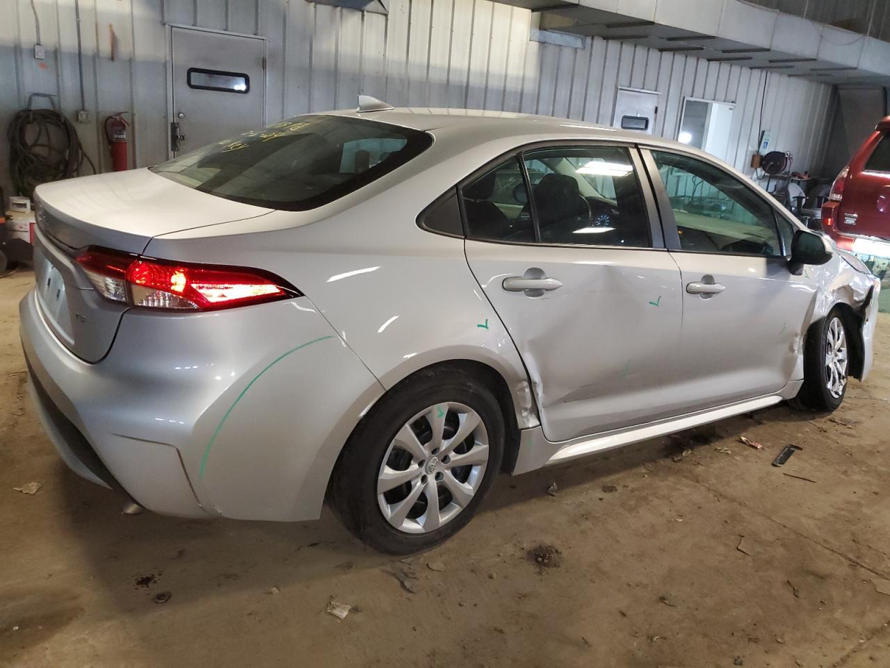 2021 TOYOTA COROLLA LE - Фото 3