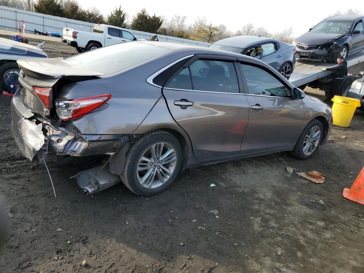 2017 TOYOTA CAMRY LE - Image 3