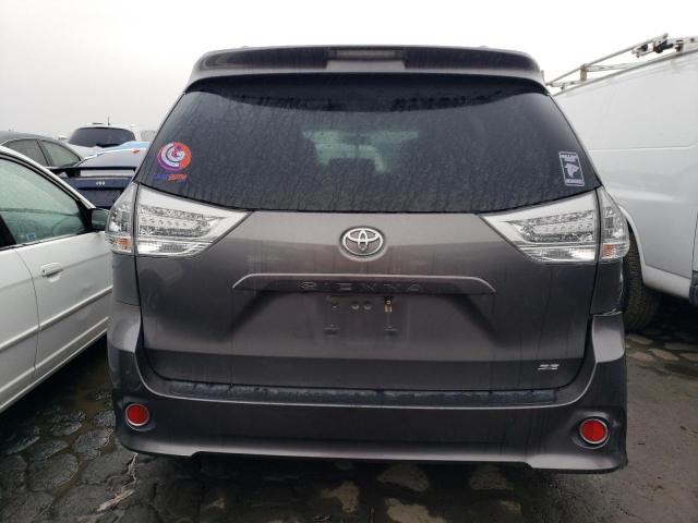 2017 Toyota Sienna Se - Фото 6