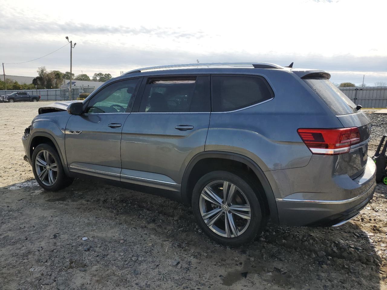 2019 VOLKSWAGEN ATLAS SE - Image 2