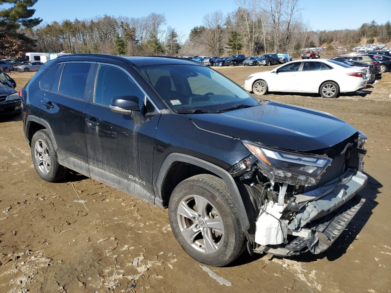 2022 TOYOTA RAV4 XLE - Image 4