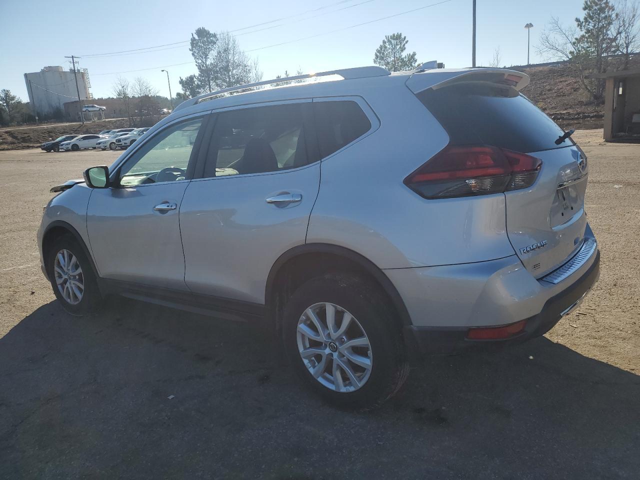 2017 NISSAN ROGUE SV - Фото 2