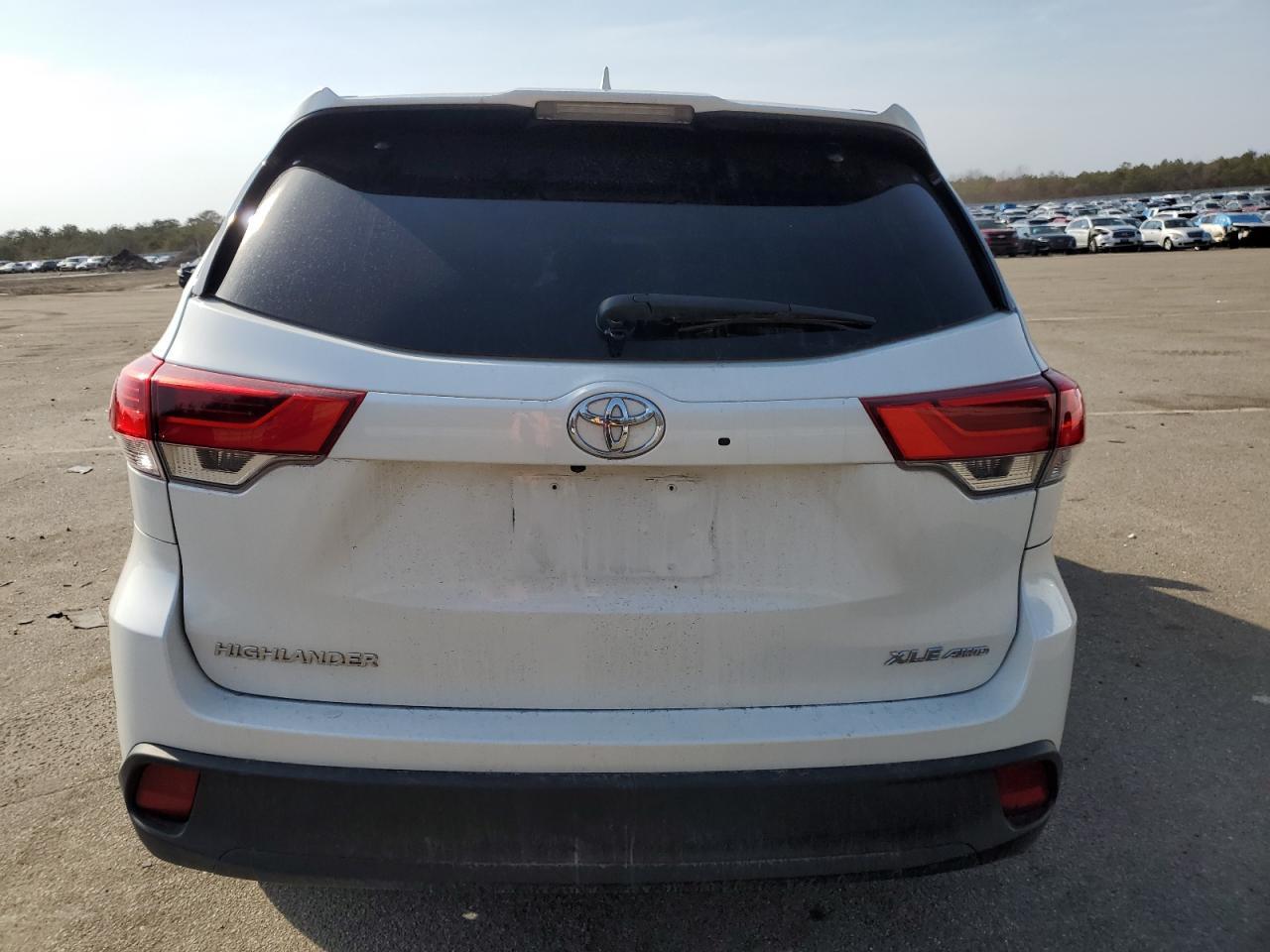 2019 TOYOTA HIGHLANDER - Image 6