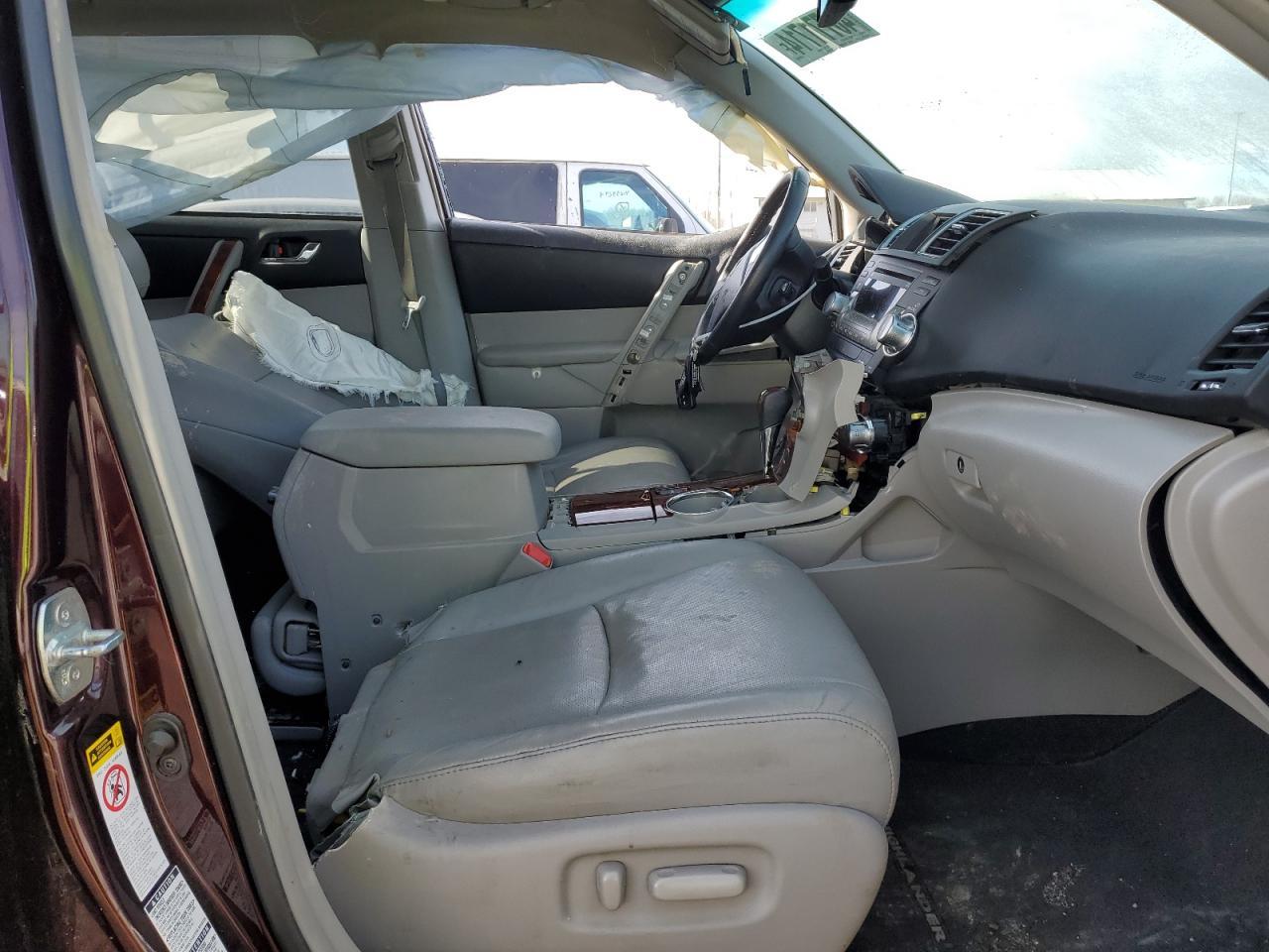 2011 TOYOTA HIGHLANDER - Фото 7