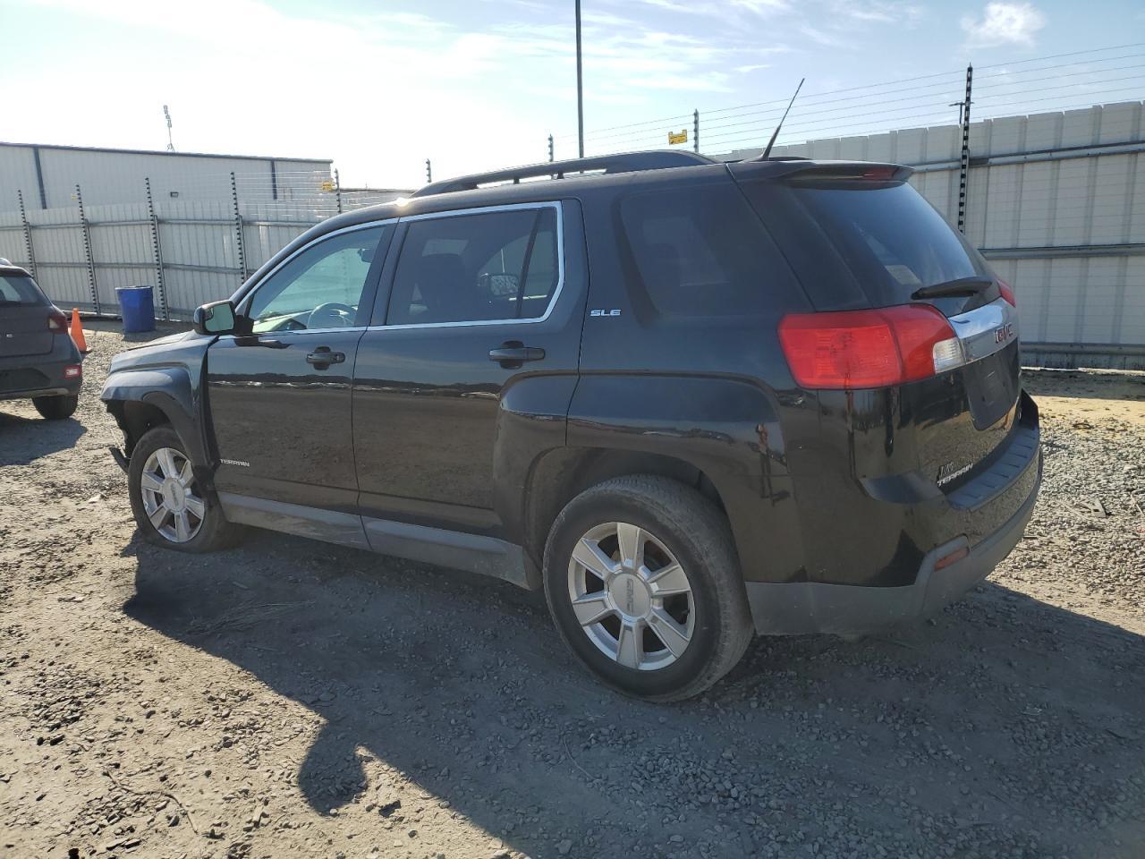 2012 GMC TERRAIN SL - Image 2