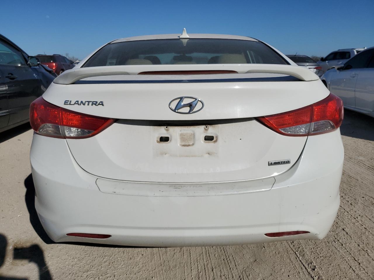 2013 HYUNDAI ELANTRA GL - Image 6