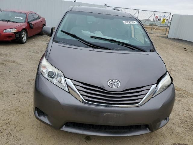 2017 Toyota Sienna Le - Фото 5
