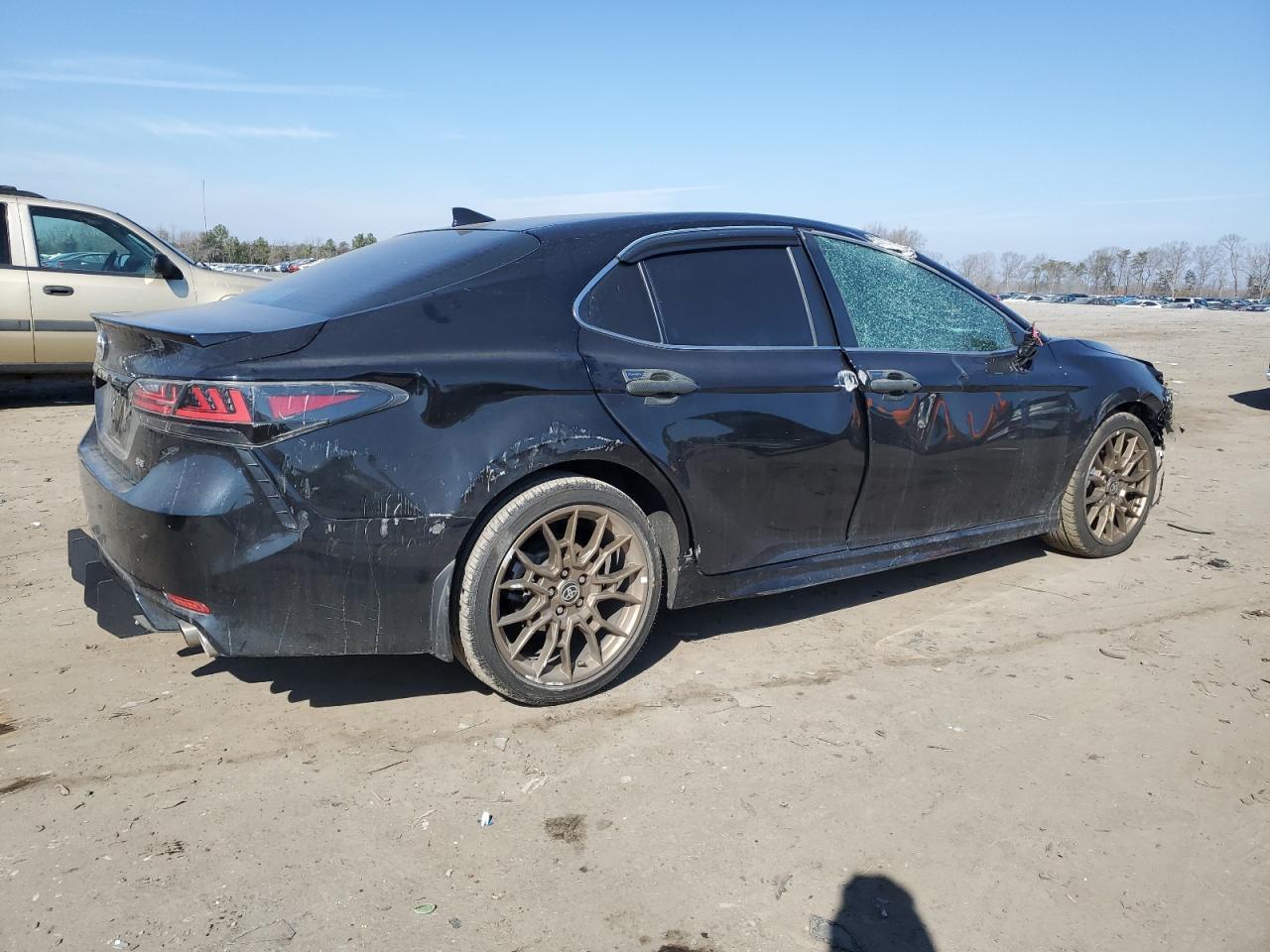 2020 TOYOTA CAMRY SE - Image 3
