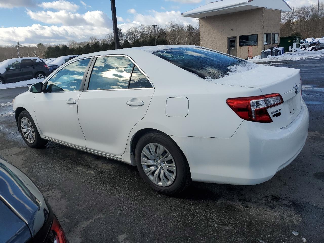 2013 TOYOTA CAMRY L - Фото 2