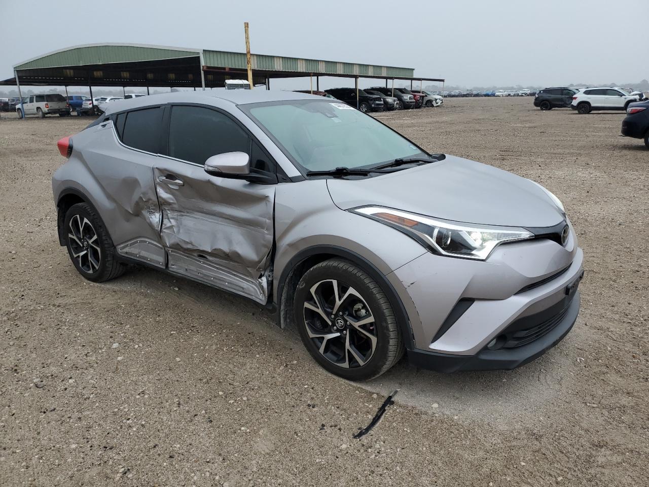 2019 TOYOTA C-HR XLE - Image 4
