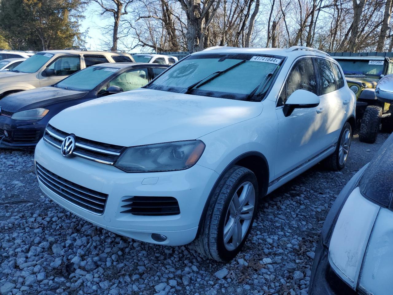 2014 VOLKSWAGEN TOUAREG V6 car image