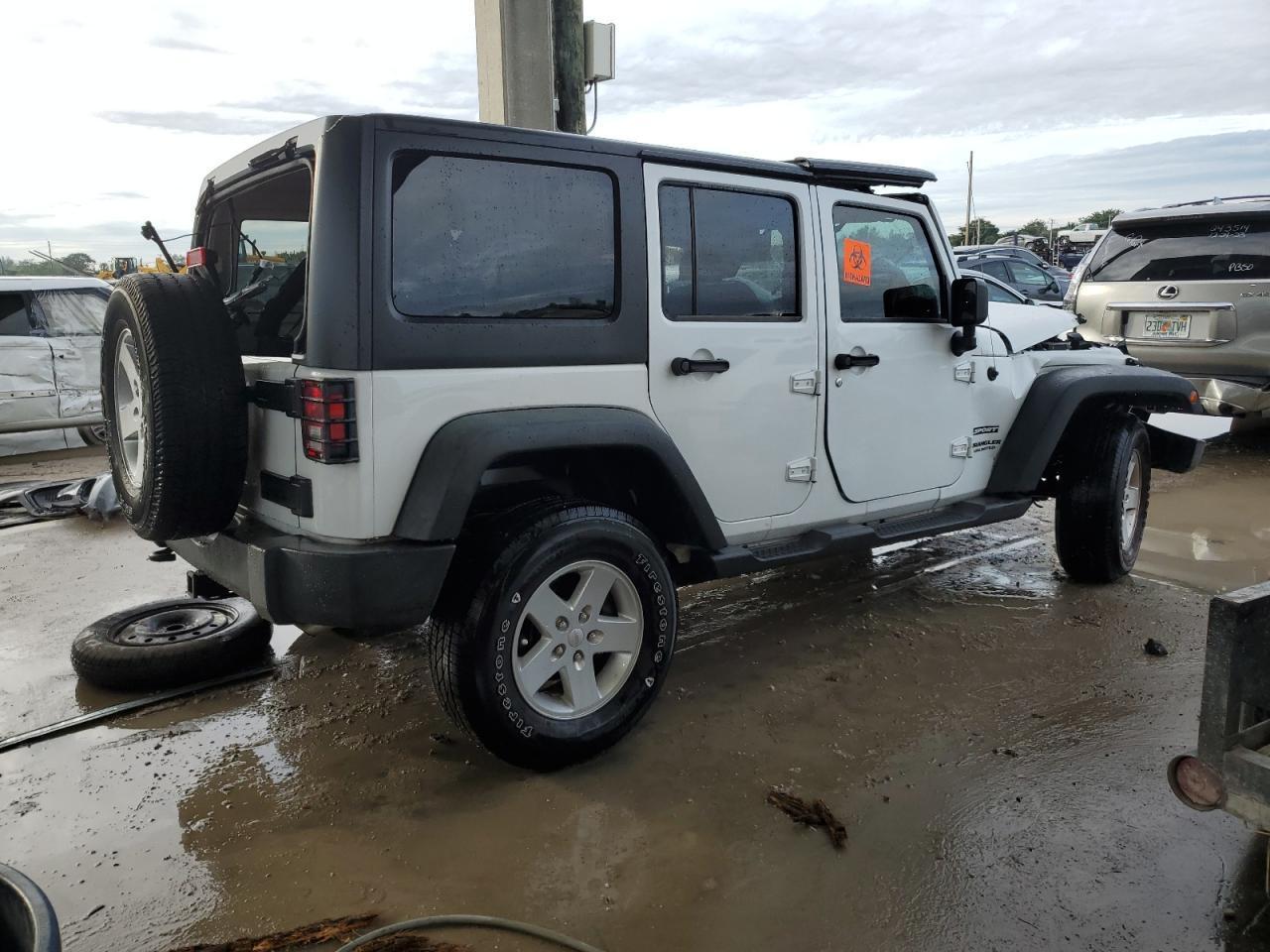 2015 JEEP WRANGLER U - Image 3