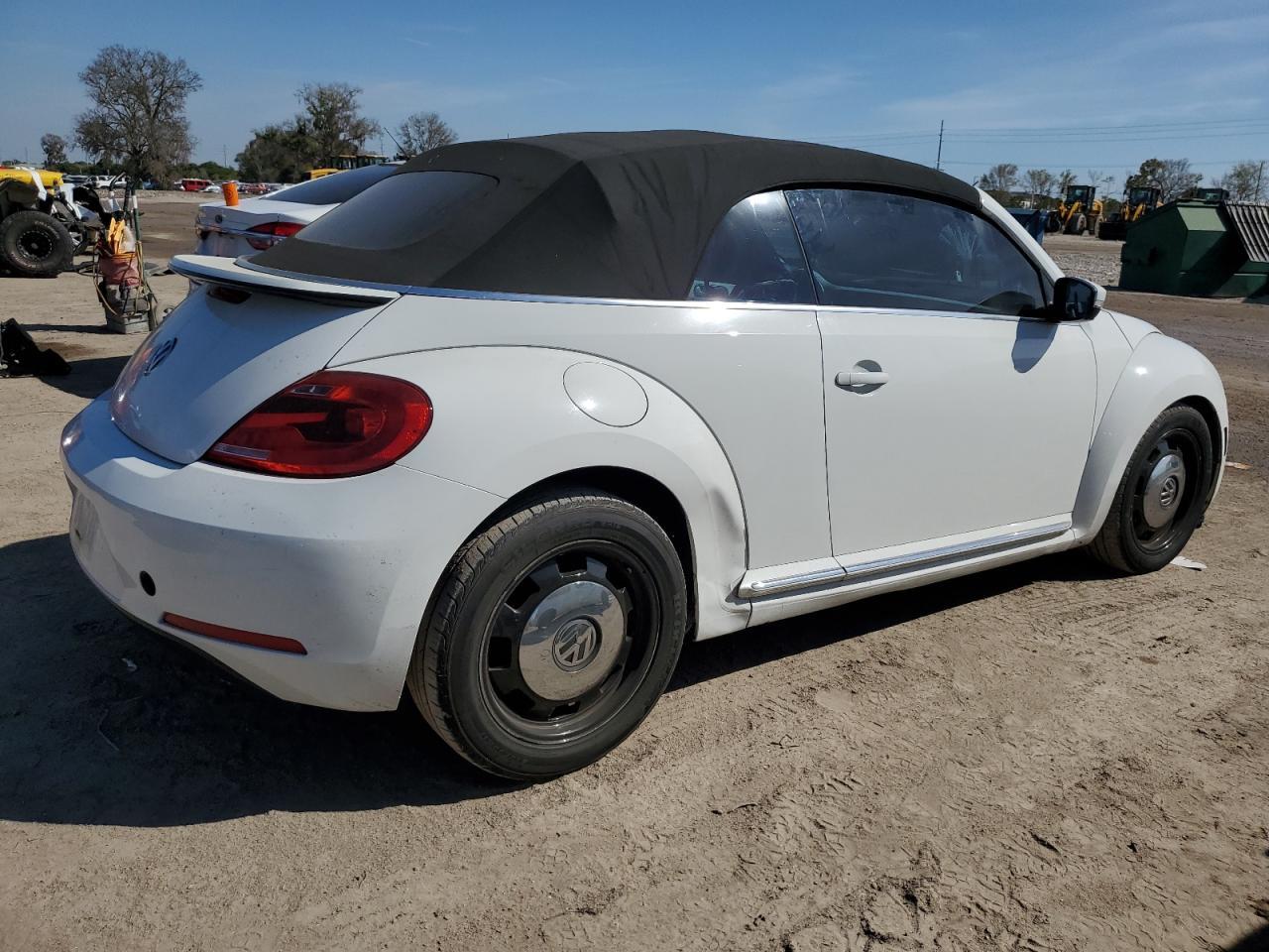 2015 VOLKSWAGEN BEETLE 1.8 - Фото 3