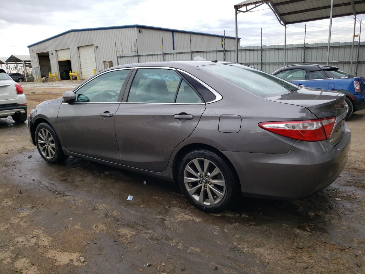 2016 TOYOTA CAMRY LE - Фото 2
