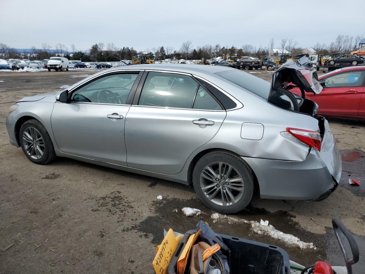 2016 TOYOTA CAMRY LE - Image 2
