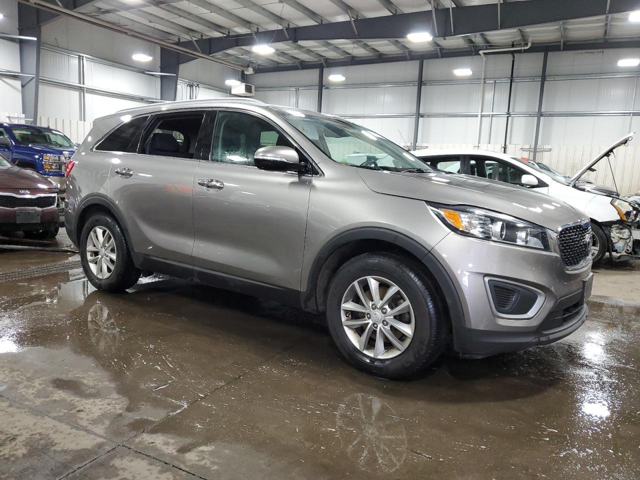 2016 KIA SORENTO LX - Image 4