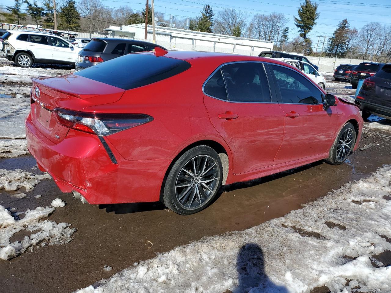 2021 TOYOTA CAMRY SE - Image 3