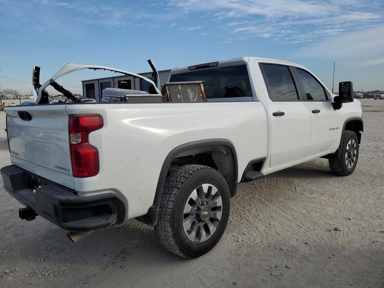 2024 CHEVROLET SILVERADO - Image 3