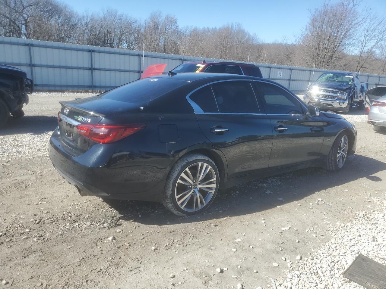 2018 INFINITI Q50 LUXE - Image 3