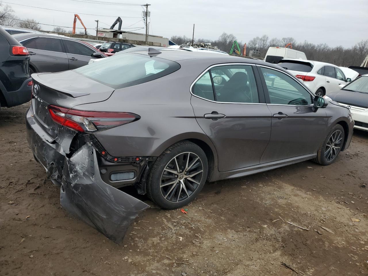 2021 TOYOTA CAMRY SE - Image 3