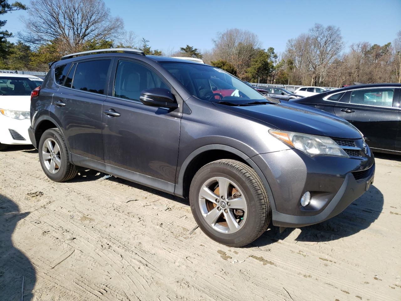 2015 TOYOTA RAV4 XLE - Image 4