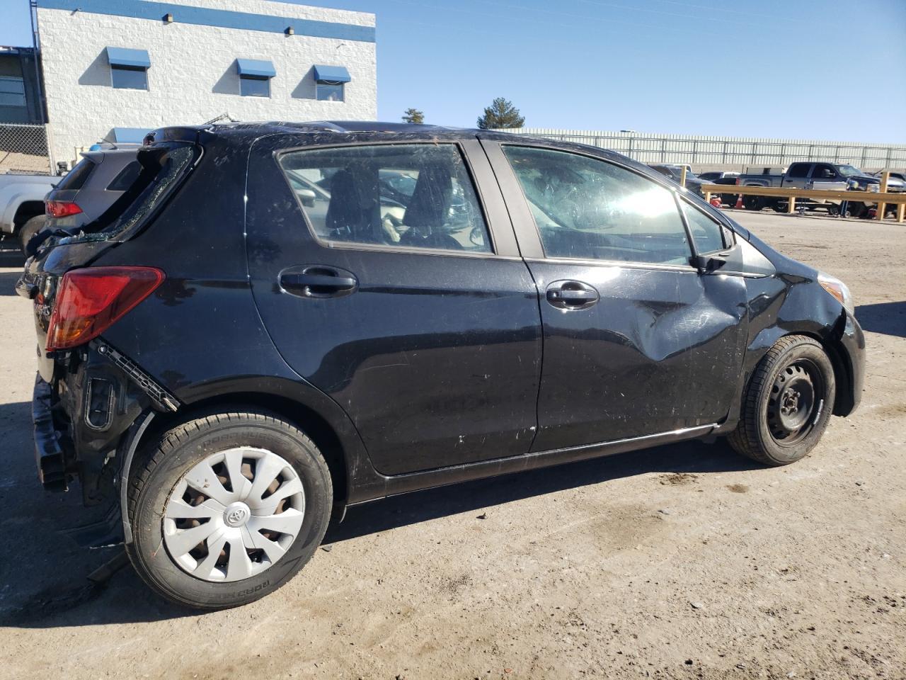 2017 TOYOTA YARIS L - Фото 3