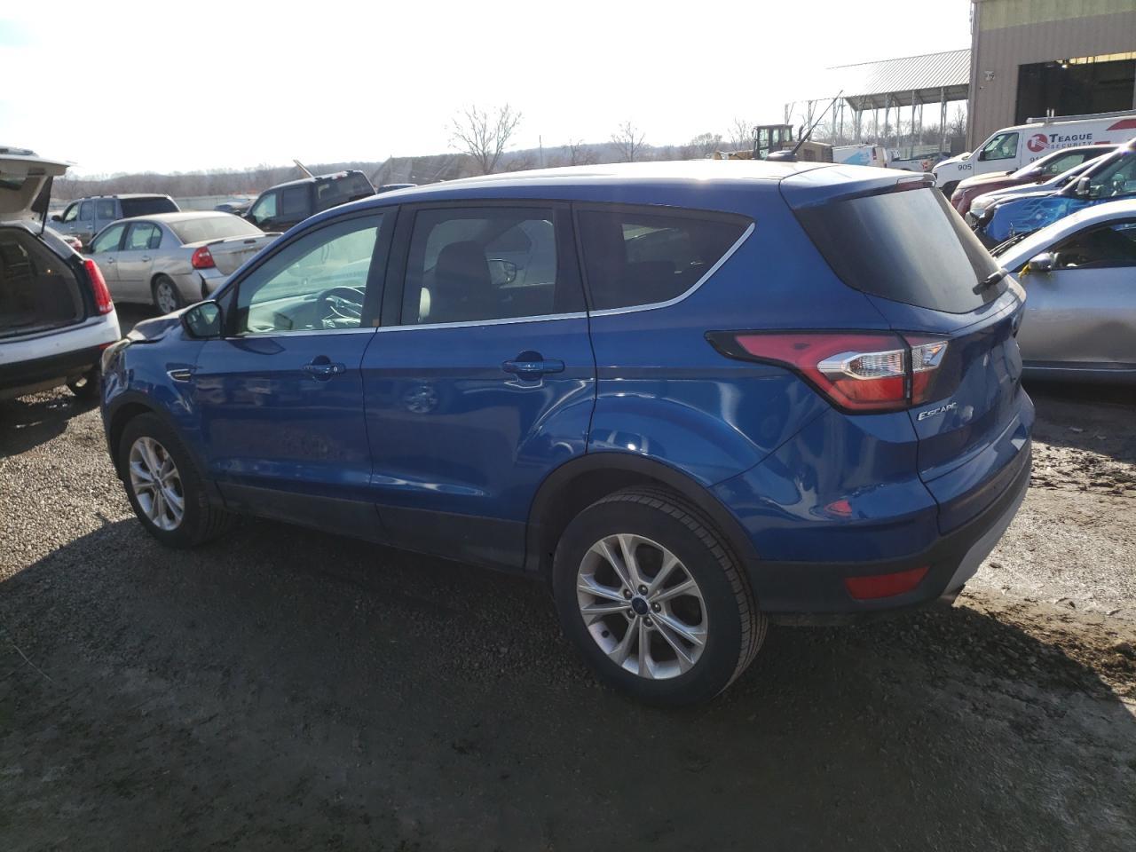2017 FORD ESCAPE SE - Image 2