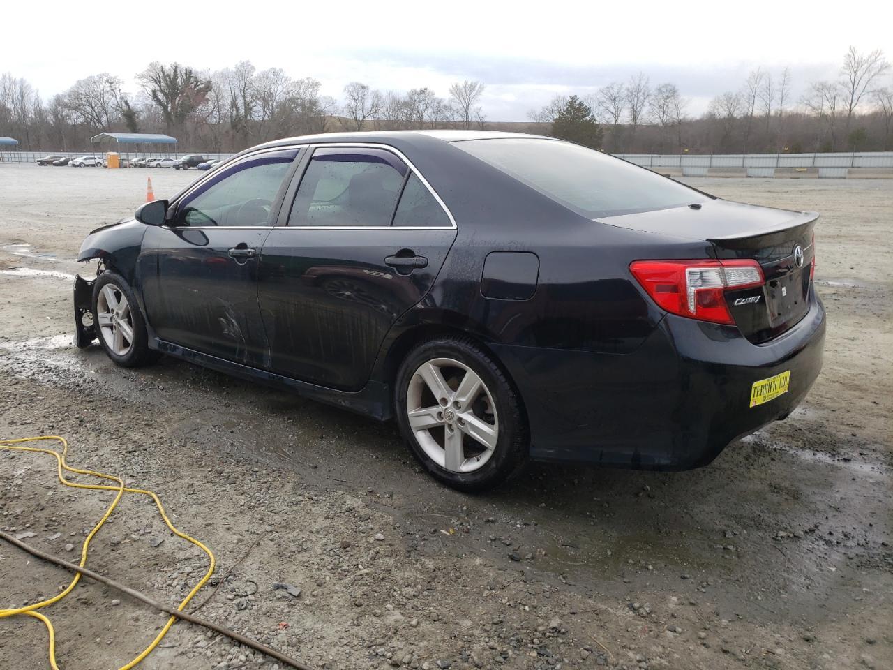 2013 TOYOTA CAMRY L - Фото 2