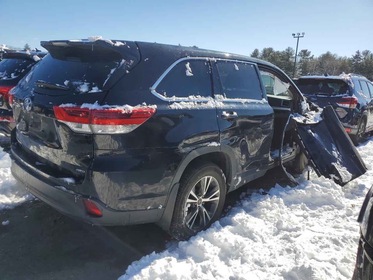 2019 TOYOTA HIGHLANDER - Фото 3