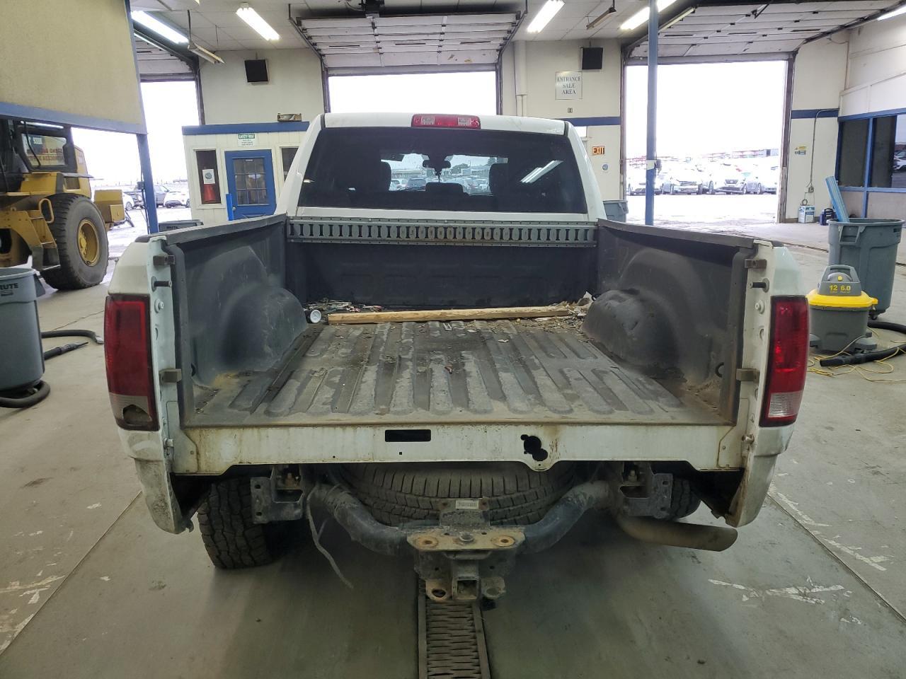 2014 RAM 1500 ST - Image 6