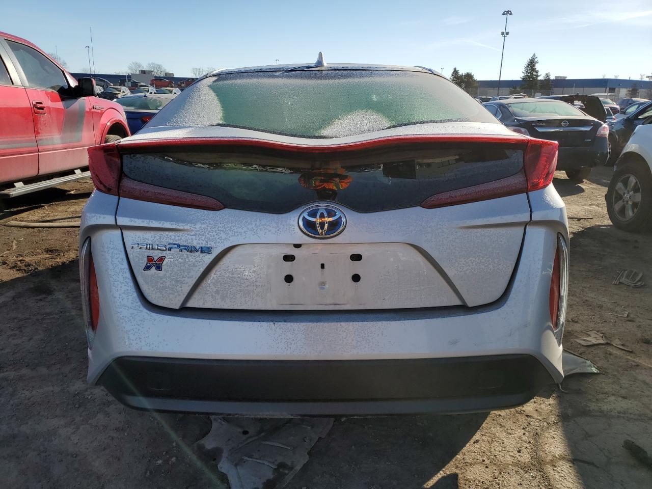 2018 TOYOTA PRIUS PRIM - Image 6