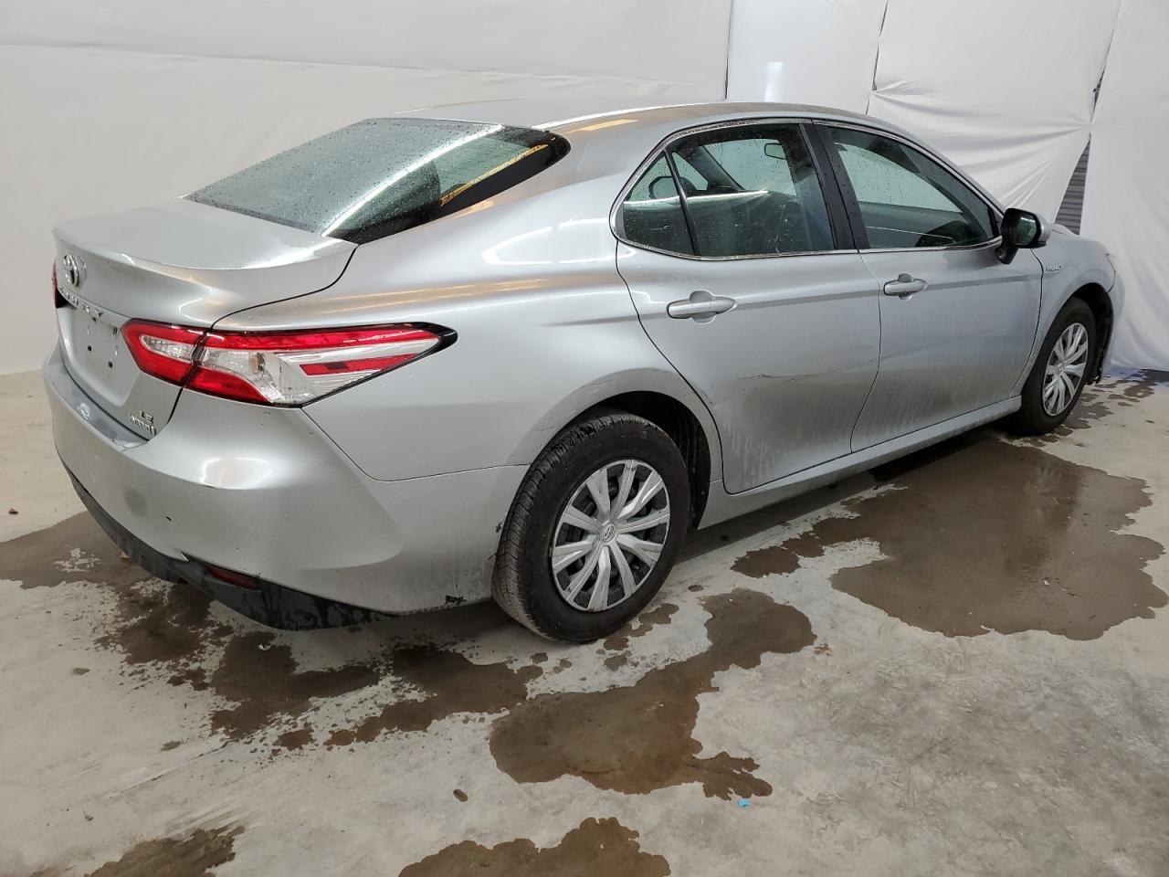 2018 TOYOTA CAMRY LE - Image 3