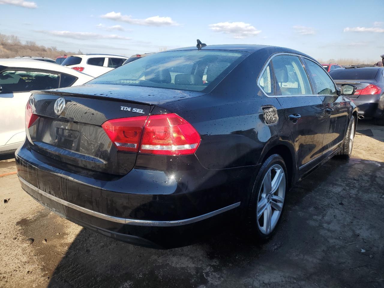 2014 VOLKSWAGEN PASSAT SEL - Image 3