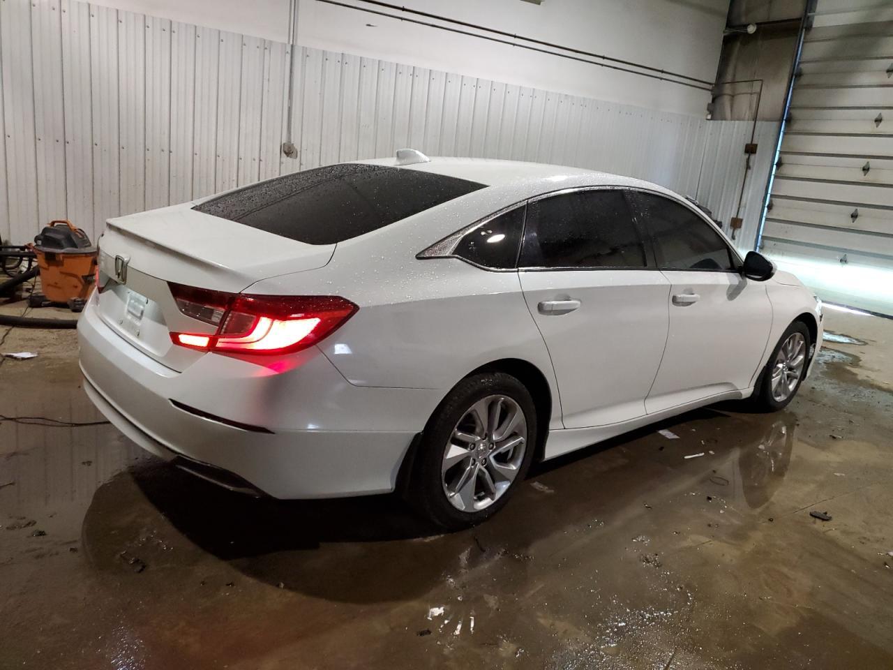 2018 HONDA ACCORD LX - Фото 3