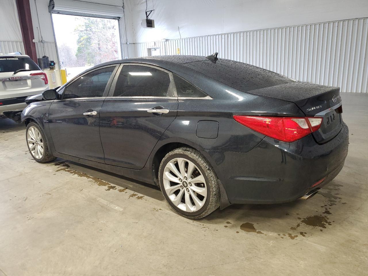 2011 HYUNDAI SONATA SE - Image 2