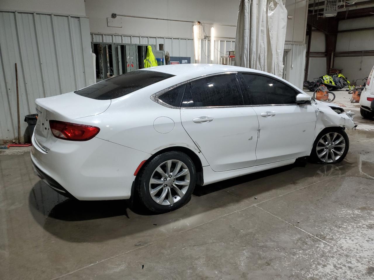 2015 CHRYSLER 200 C - Фото 3