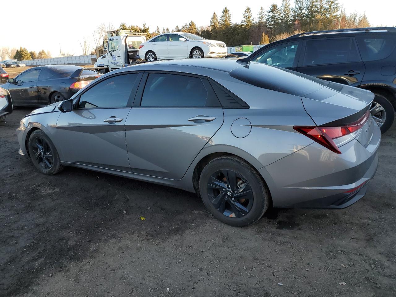 2023 HYUNDAI ELANTRA SE - Фото 2