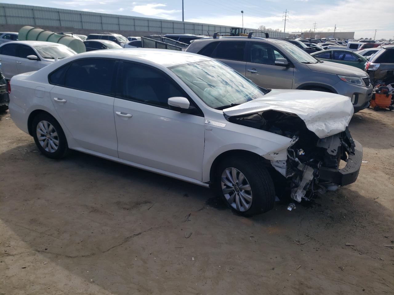 2014 VOLKSWAGEN PASSAT S - Фото 4