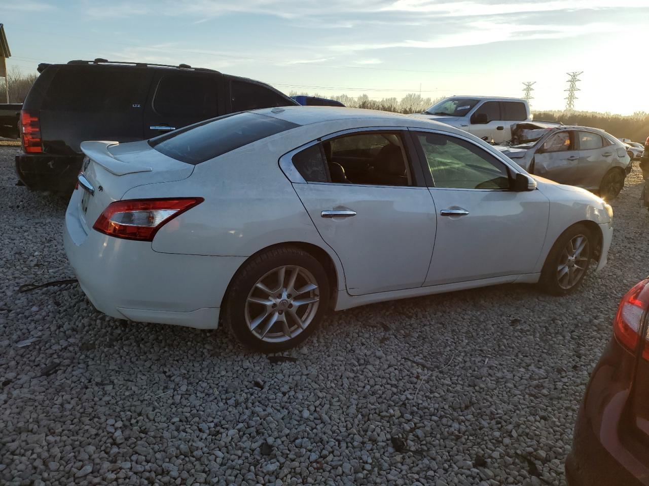 2011 NISSAN MAXIMA S - Фото 3