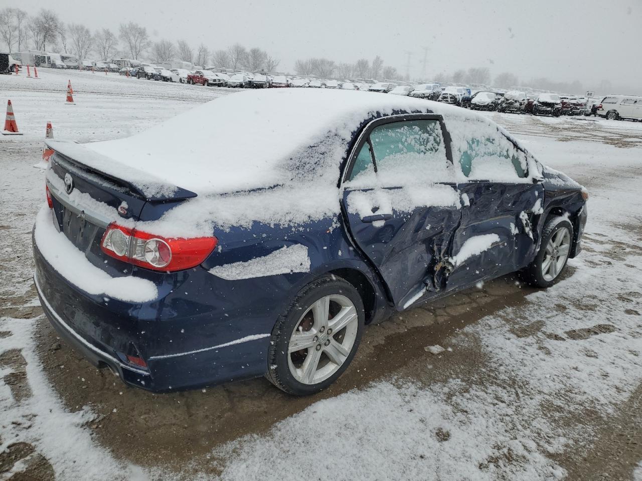 2013 TOYOTA COROLLA BA - Фото 3
