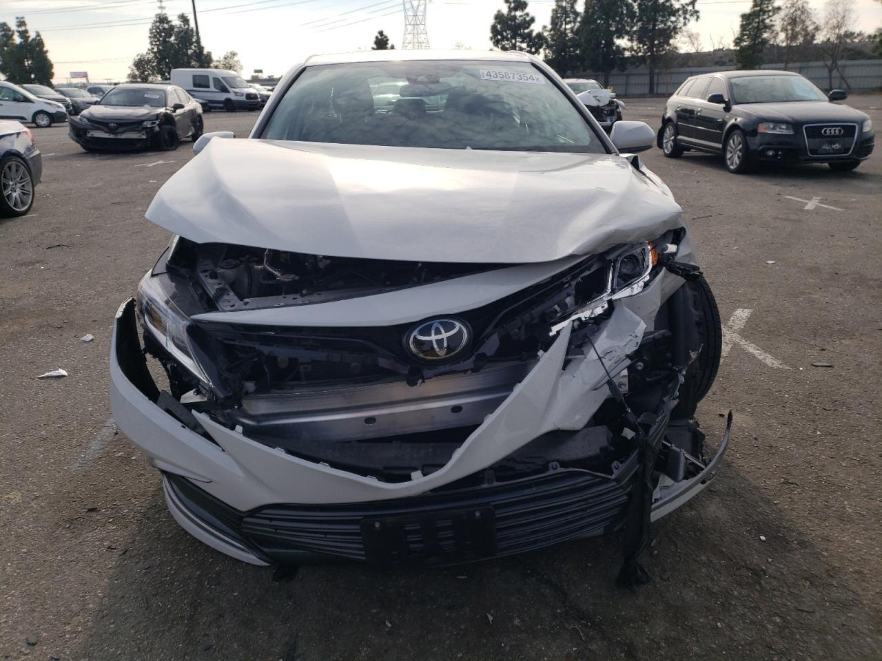 2023 TOYOTA CAMRY LE - Фото 5