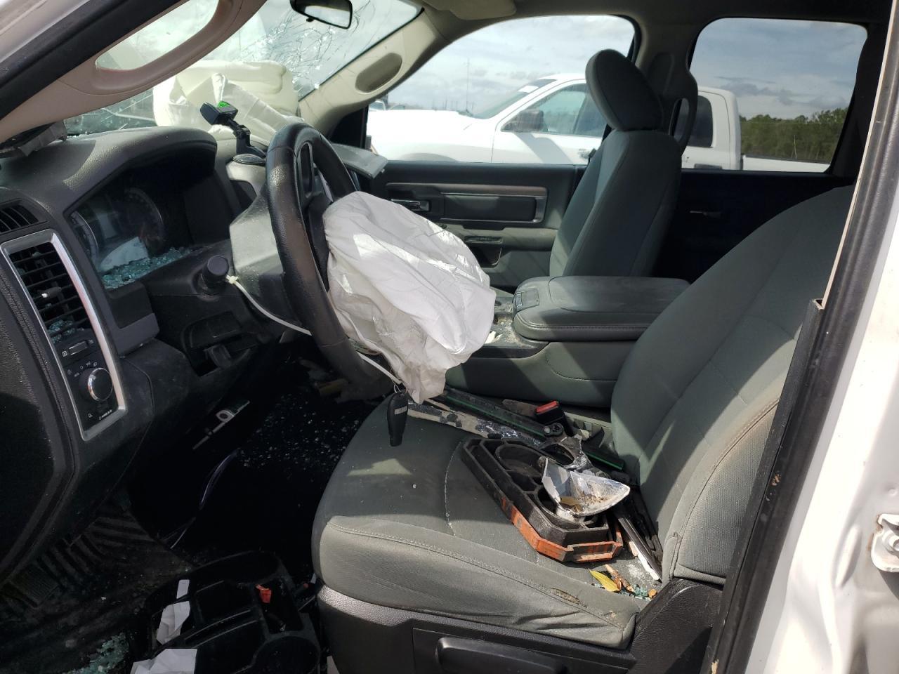 2017 RAM 1500 SLT - Image 7